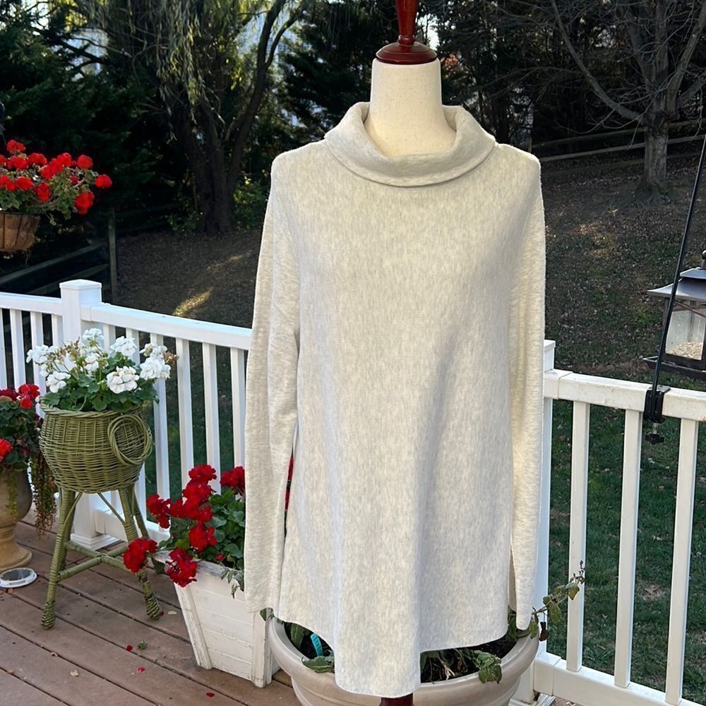 Ann Taylor  Women’s XL gorgeous chunky knit Cowl neck oatmeal neutral sweater